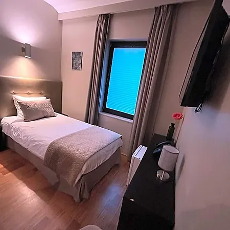Mia Zia Petange